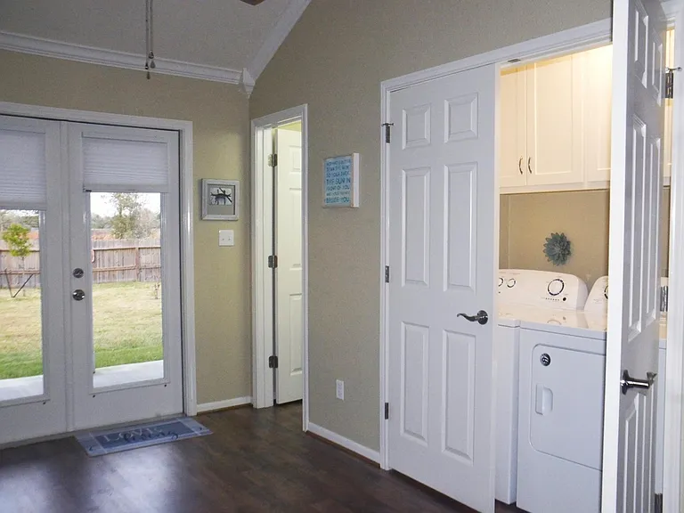 2890 Broadway St — Photo 7
