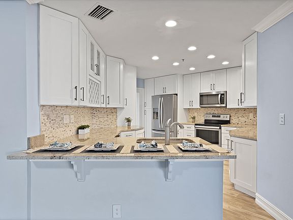 3rd image of 3150 N Highway A1a #102