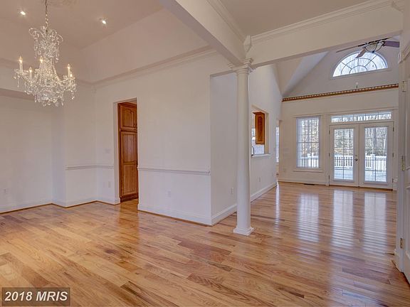 4th image of 270 Grand Villa Dr