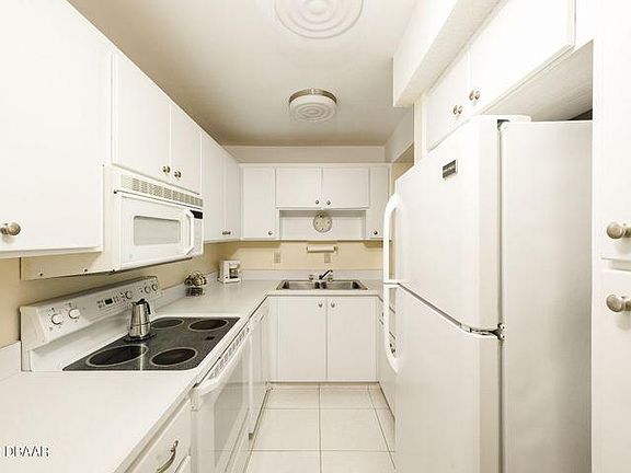 3rd image of 3043 S Atlantic Ave APT 1905