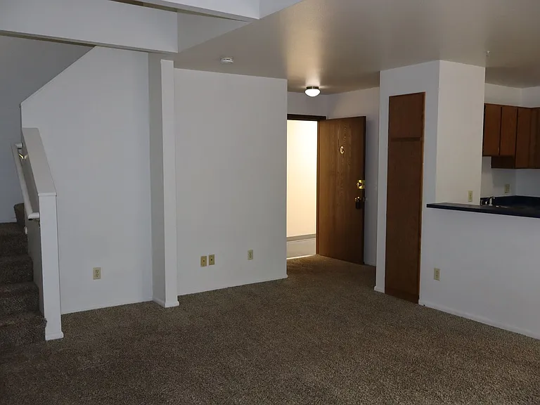 524 W Laurel St — Photo 7