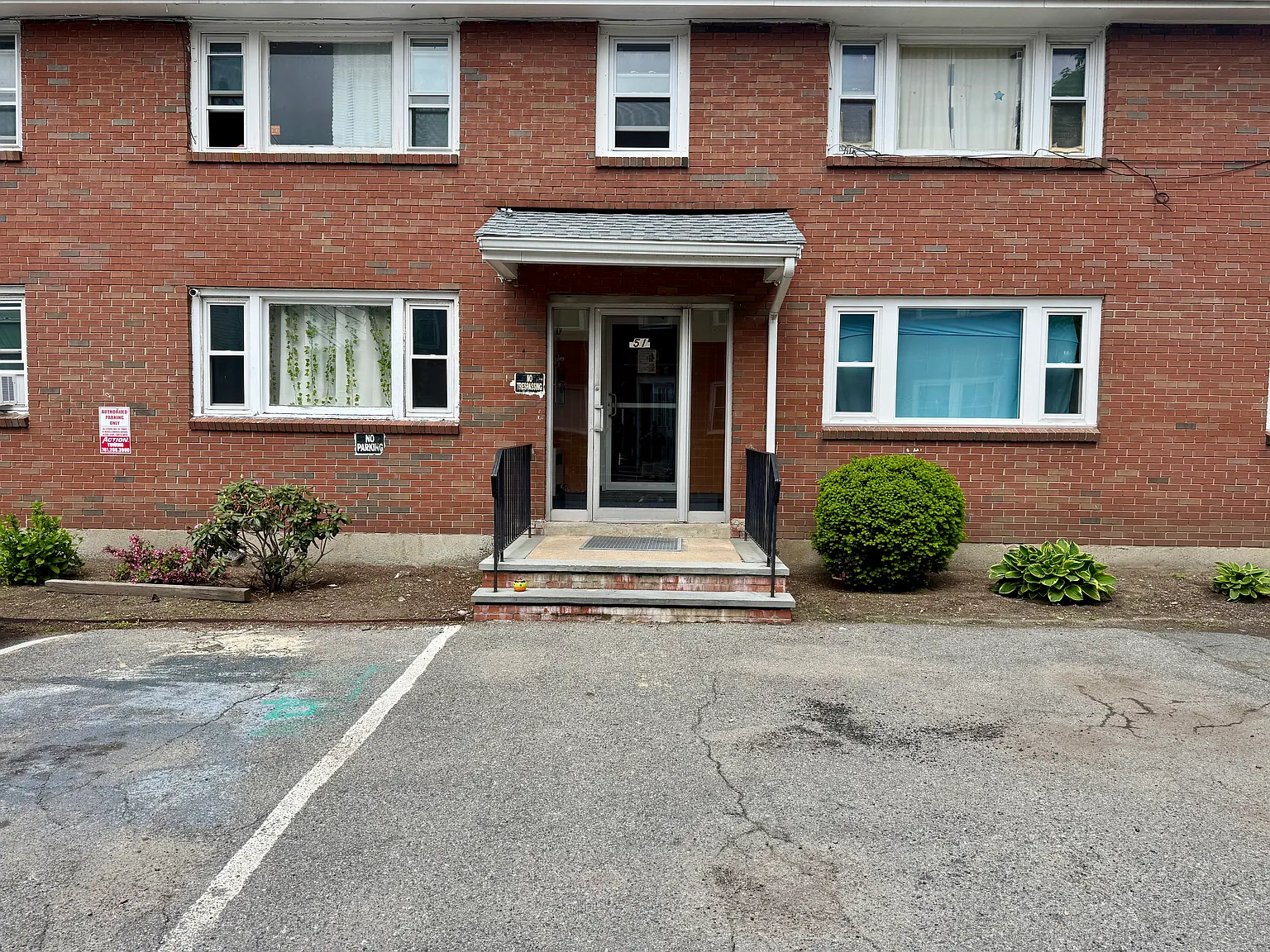 2 bed, 950 sqft, $2,250 — Photo 2
