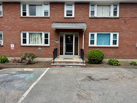 2nd image of 51 Laighton St APT 4