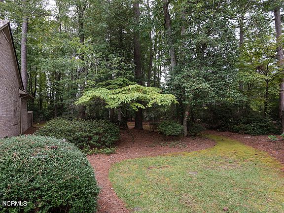 3rd image of 3076 Dartmouth Drive