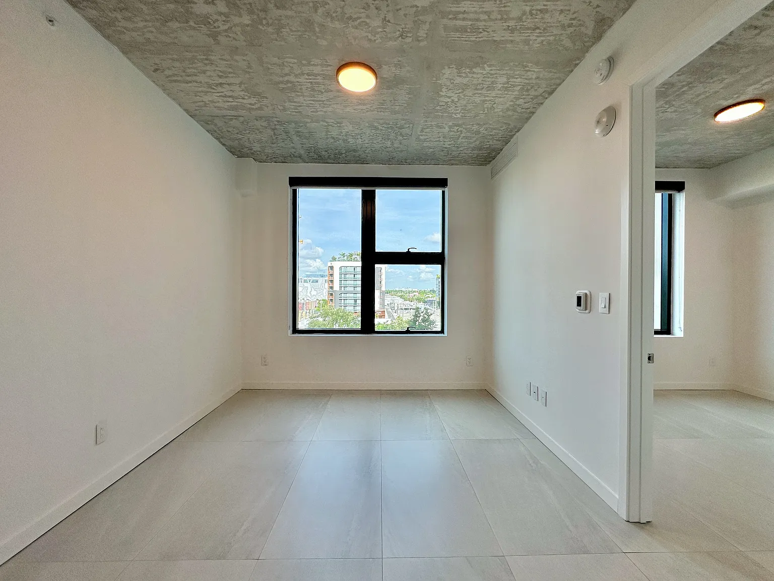 1 bed, 590 sqft, $2,124 — Photo 3