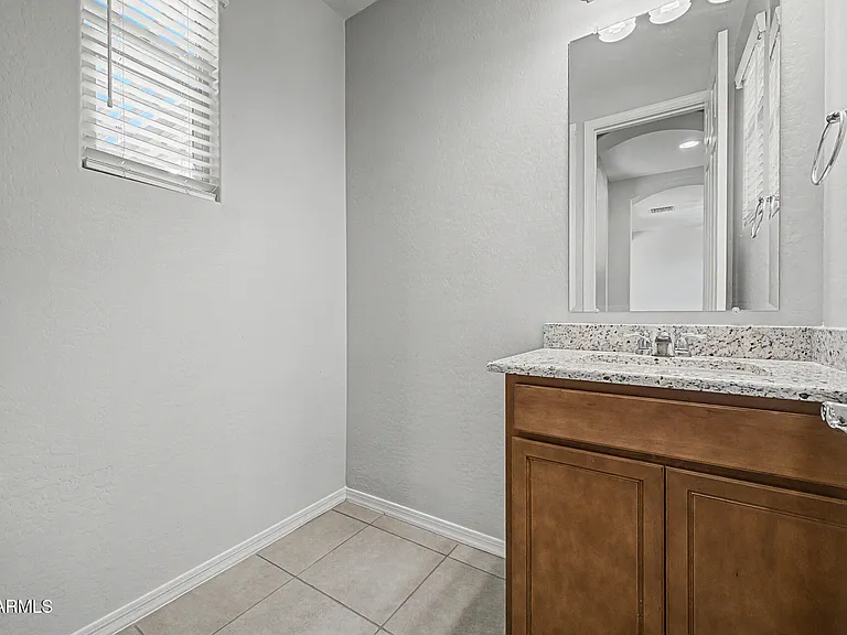 2511 S Entwistle St — Photo 14