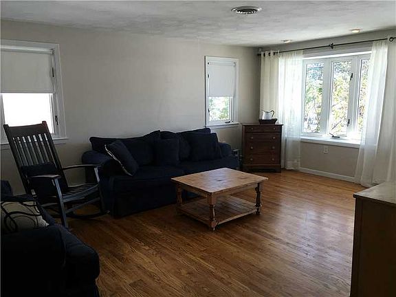 3rd image of 2 Longue Vue Ave