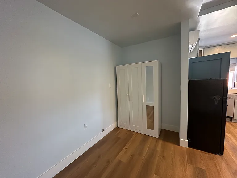 910 E Evelyn Ave — Photo 6