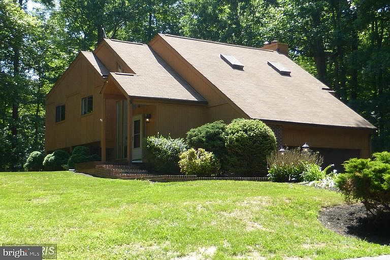 1st image of 8127 King Arthurs Ct
