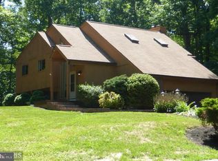 8127 King Arthurs Ct, Manassas, VA 20112