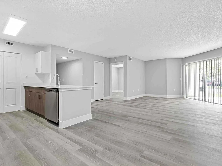 Tamarac FL apartments For Rent | Coral Vista Luxury Apartments | Apartments near Coral Springs