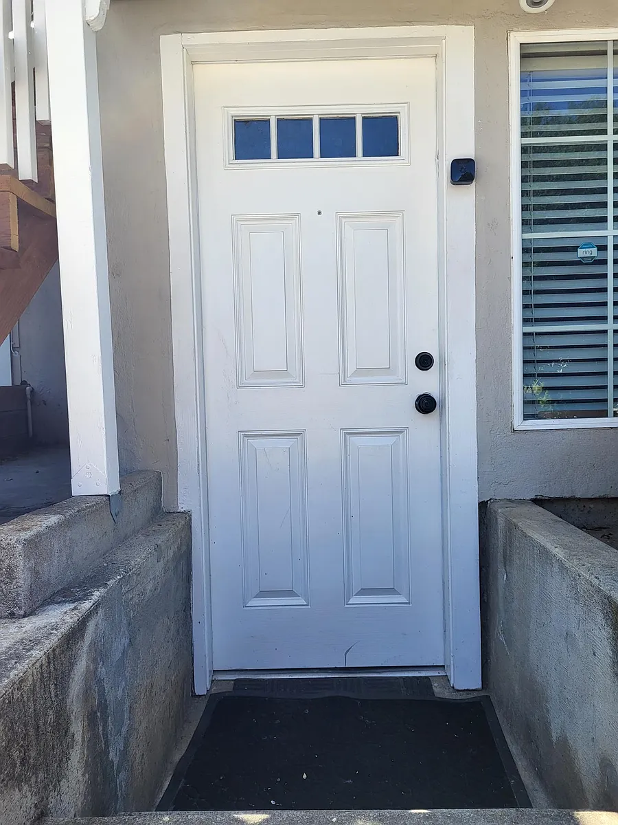 Building Photo - 492 N Livermore Ave #C