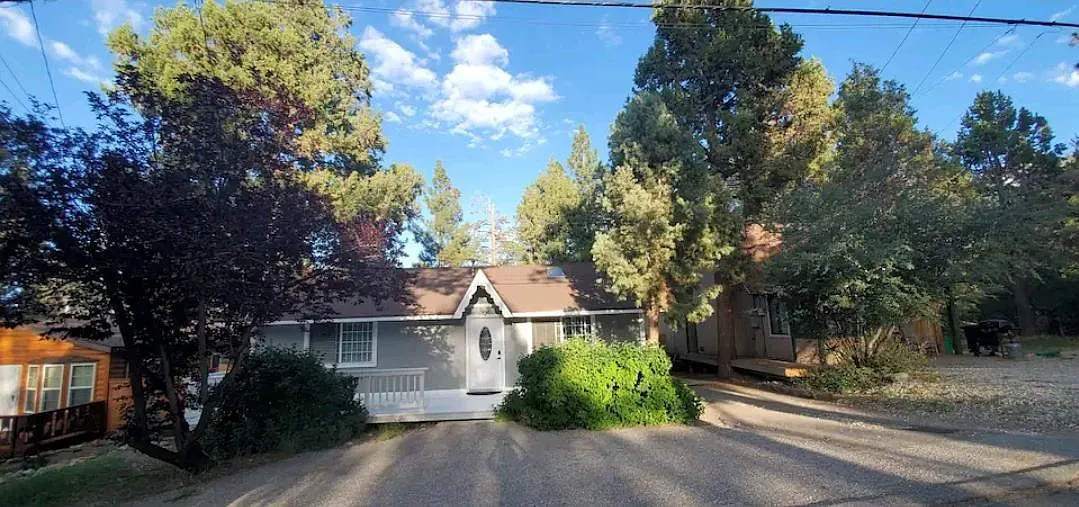 183 Highland Ln — Photo 1