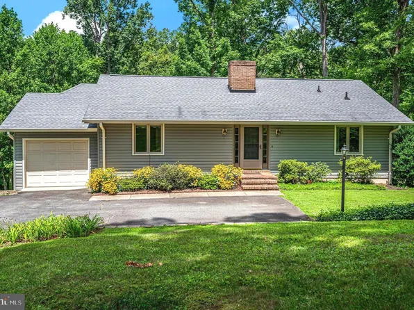 8 Ridgemore Cir, Fredericksburg, VA 22405