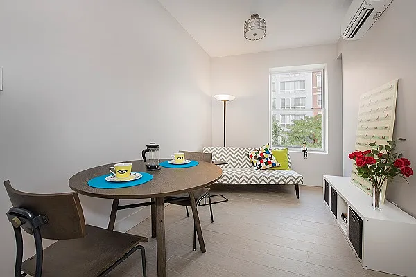 Rented by Perry Associates NYC Inc | media 26