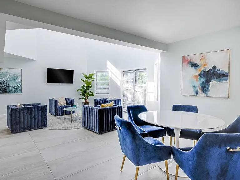 Astoria Park Apartment Homes — Photo 16