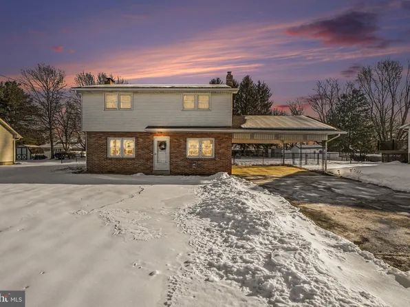 915 Forge Rd, Carlisle, PA 17015