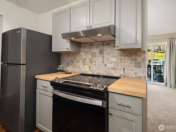 4th image of 19411 56th Avenue W #218
