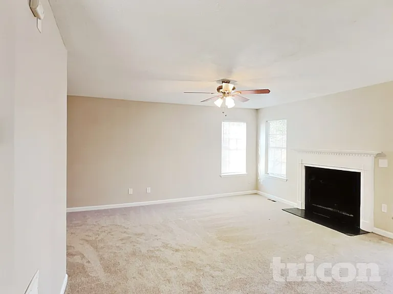 6260 Phillips Lake Way — Photo 4