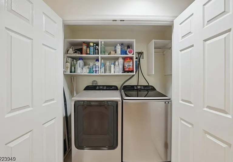 24 Thackeray Dr — Photo 35