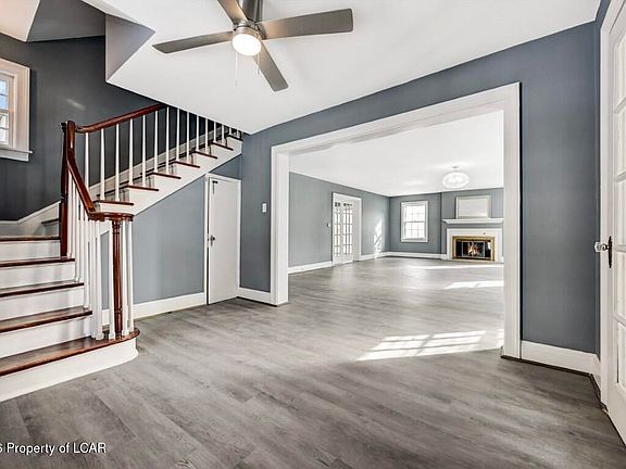 3rd image of 321 Maple St