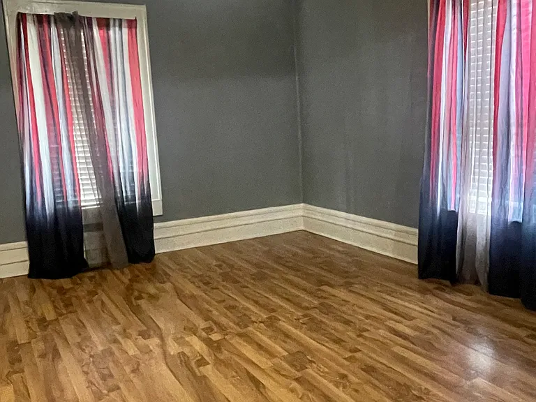 817 Russell St — Photo 36