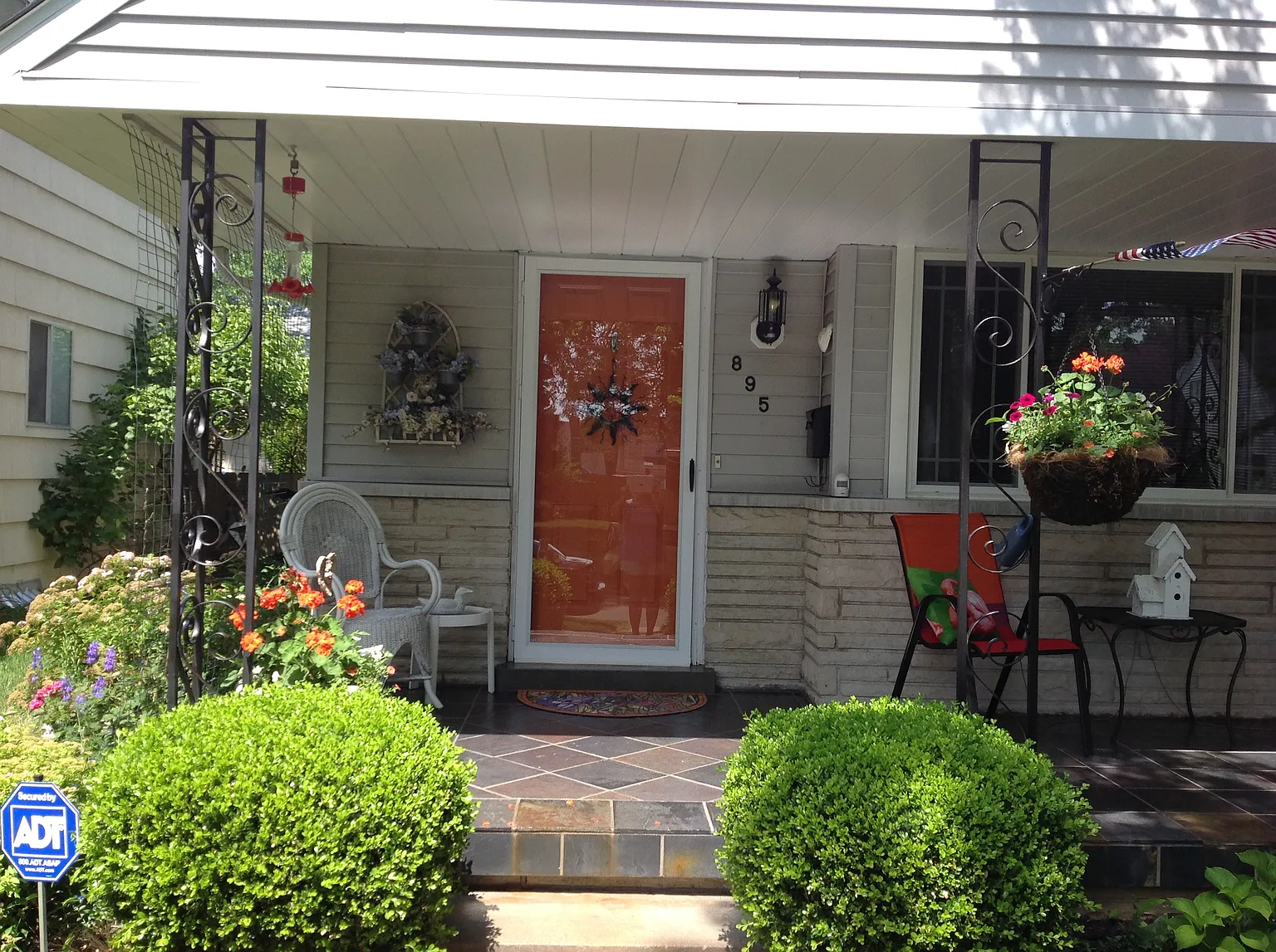 895 S Roys Ave photo 1