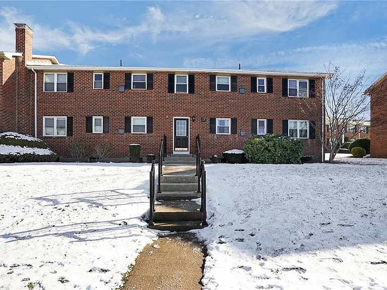 70 Carroll Ave #310 — Photo 1