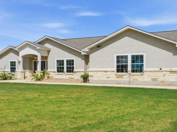 105 Hidden Haven, Floresville, TX 78114
