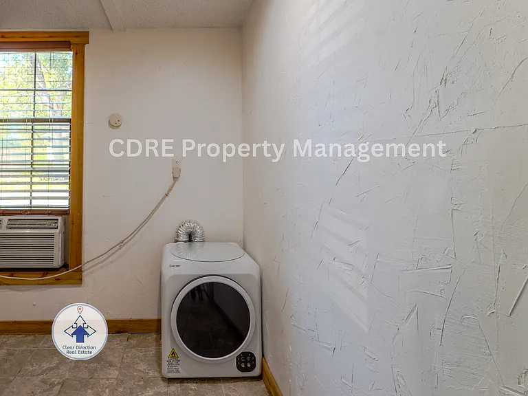 422 Washington St — Photo 11