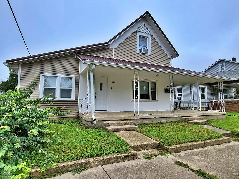 332 W 6th St