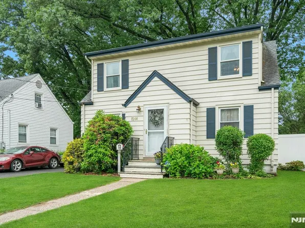 10-14 1st St, Fair Lawn, NJ 07410