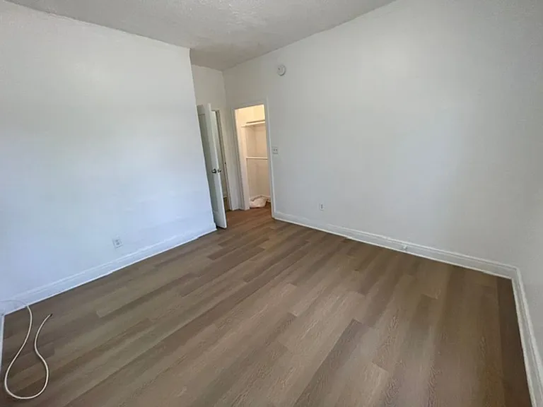 2229 Vineyard Ave — Photo 11