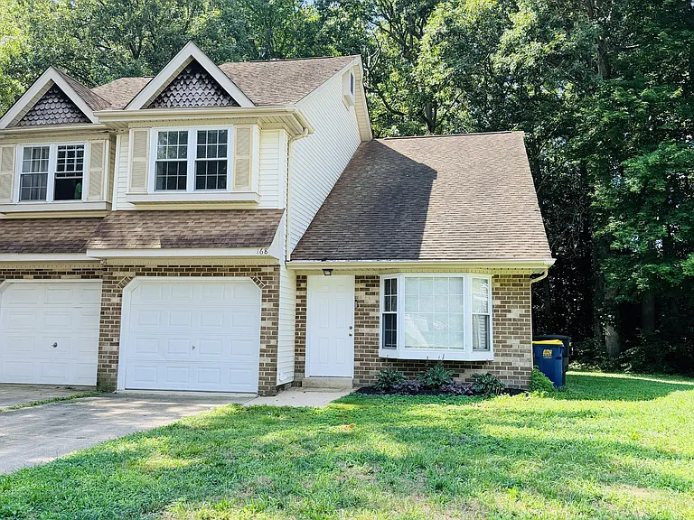 168 Stoney Dr — Photo 1