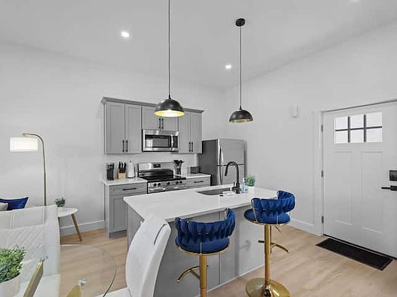 3rd image of 738 College Ln #3