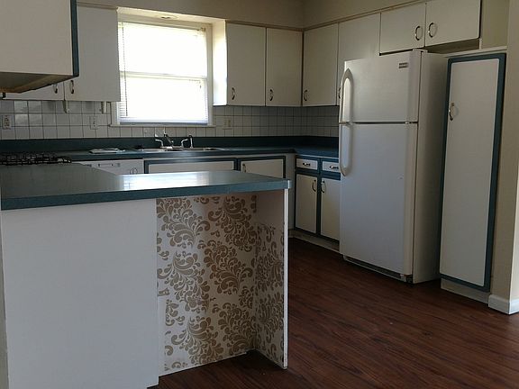 5th image of 8921 E 89th St