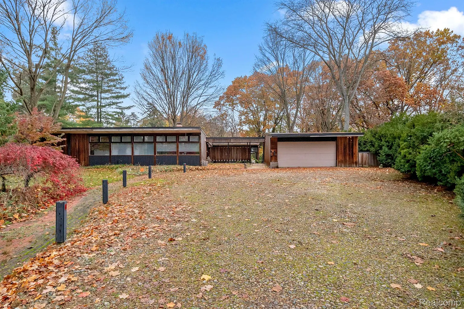 4721 Heather Ln photo 1