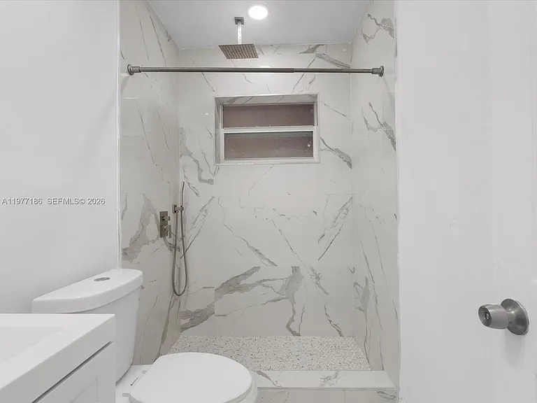 4331 SW 31st Dr — Photo 15