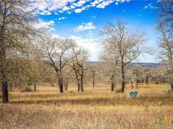 38 Settlement Way, Luling, TX 78648
