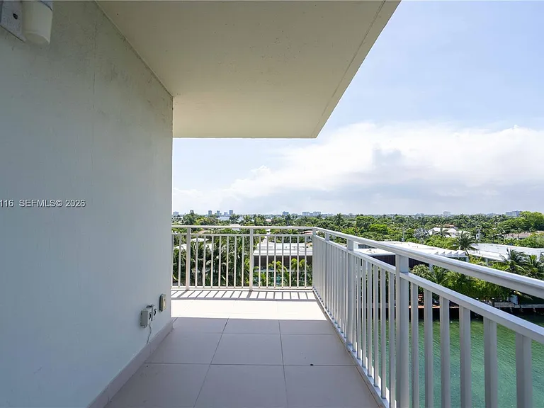 9500 W Bay Harbor Dr #7D — Photo 27