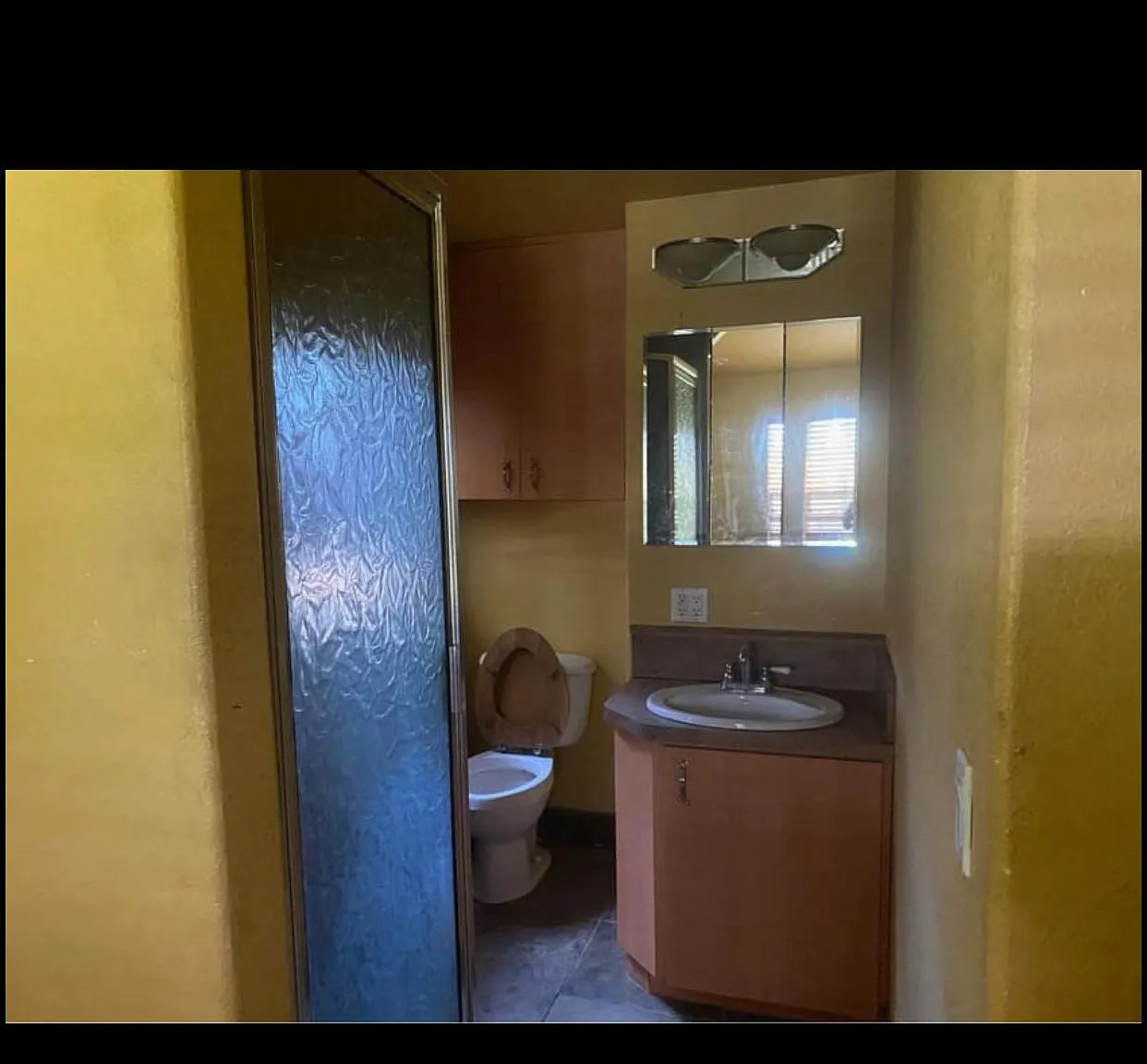 2 bed, 2.5 bath, 1600 sqft, $2,000 — Photo 2