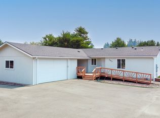 307 Airport Way, Lakeside, OR