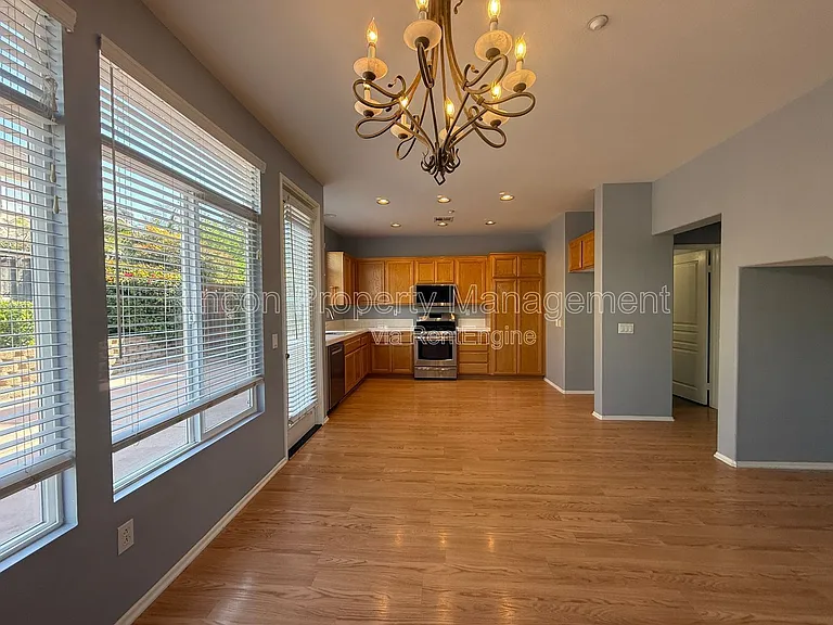 4729 Ellington St — Photo 4