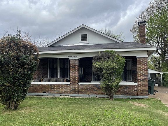 5th image of 1463 S Willett St