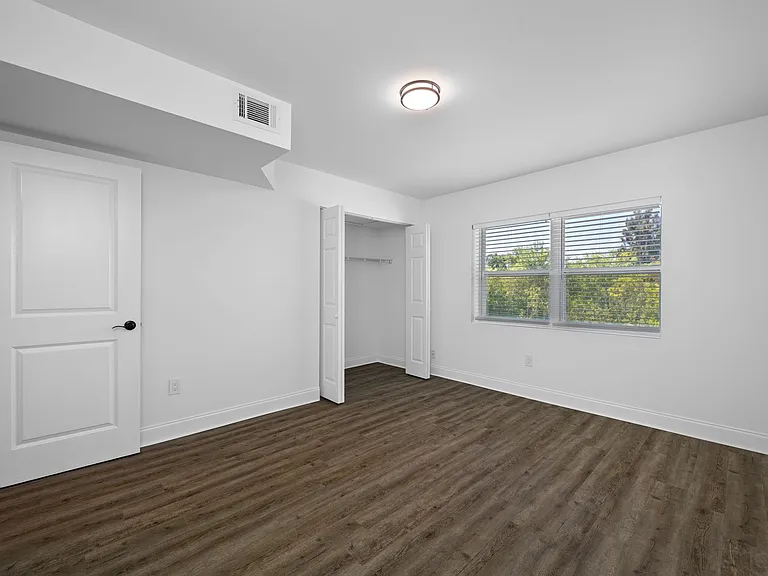 KC Flats Apartments — Photo 77