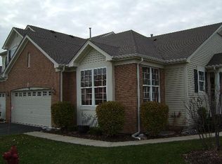 86 Regent Dr, Gilberts, IL 60136