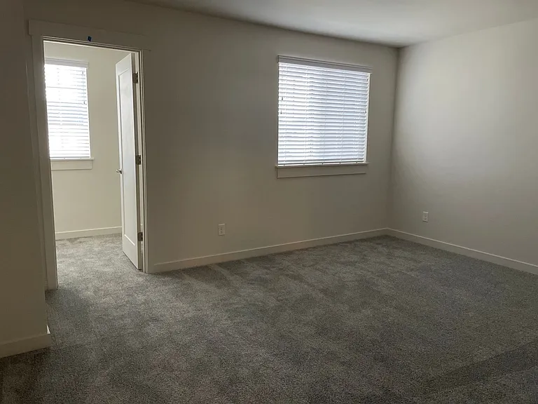 2598 NW Spruce Cone Ln — Photo 9
