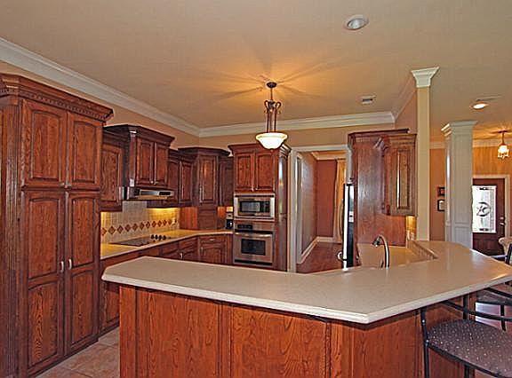 5th image of 481 Davenport Dr
