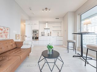 2221 Yonge St #1302, Toronto, ON M4S 0B8