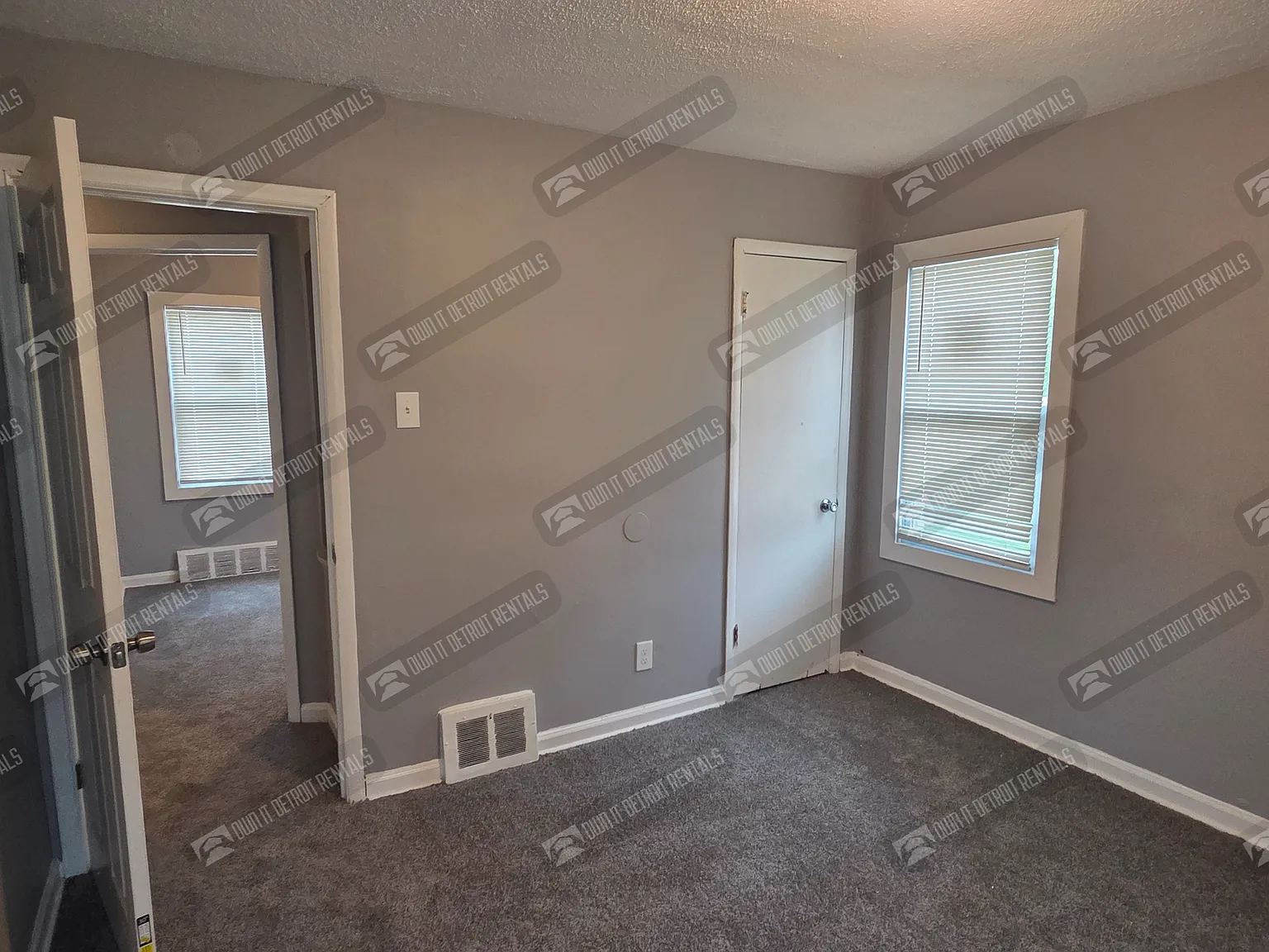 House - Bungalow — Photo 4